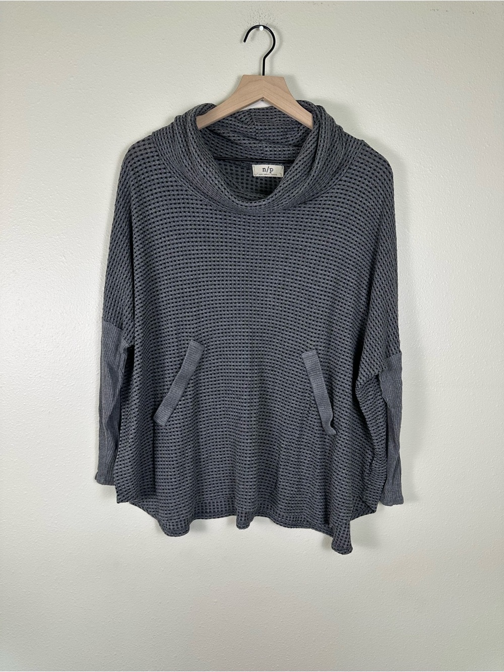 N/P Women M Cozy Cowl Neck Relaxed Fit Waffle Knit Gray Pullover Sweater